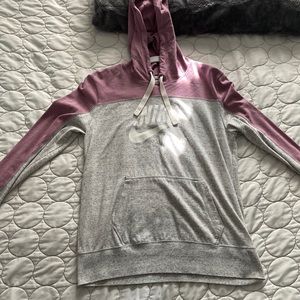Nike lightweight hoodie size medium